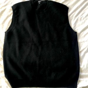 Uniqlo knits vest
